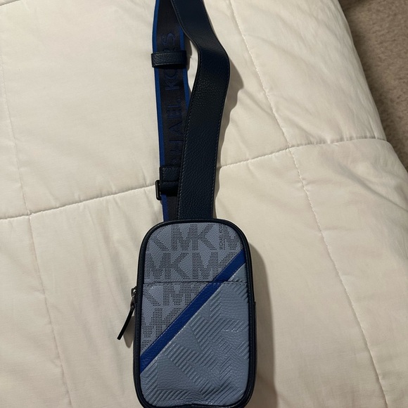 Michael Kors Navy and Light Gray Belt Bag - Picture 1 of 2